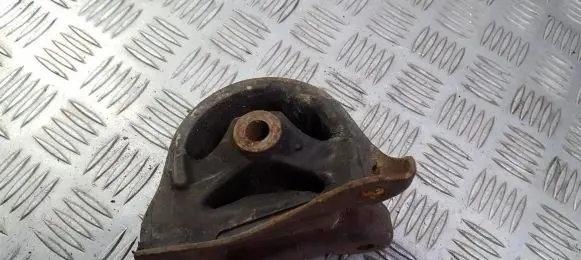 Honda Civic Engine mount bracket