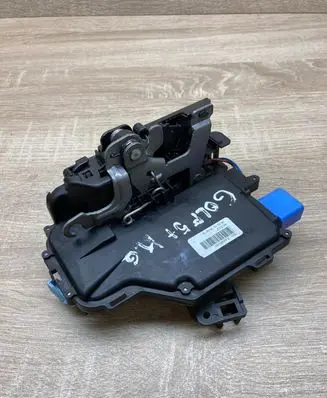 Volkswagen Golf Plus Rear door lock 7L0839015H