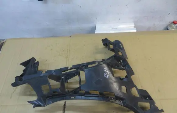 Mercedes-Benz E AMG W213 Front bumper mounting bracket A2138852400