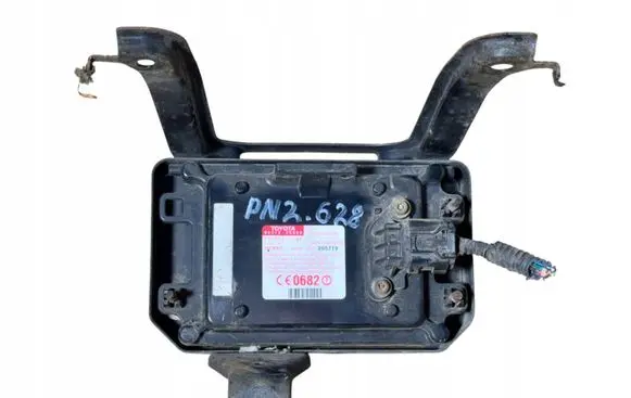 Lexus GS 300 350 430 450H Distronic sensor radar 8821030080 2300005064
