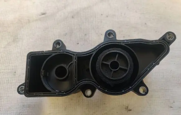 Mercedes-Benz Vito Viano W639 Breather valve 1928404988