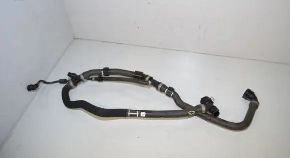 Engine coolant pipe/hose