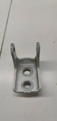 Peugeot 5008 II Rear door lower hinge 