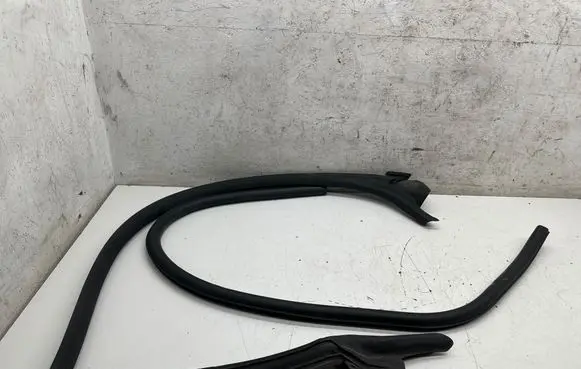 Audi A7 S7 4G Front door rubber seal 4G8845354 S5339731