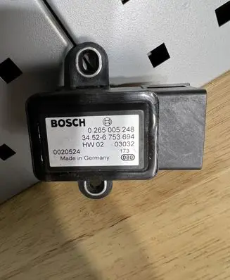 BMW 5 E39 ESP acceleration yaw rate sensor 6753694