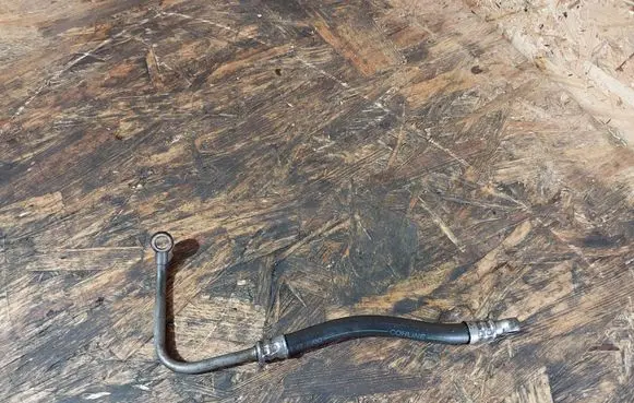 BMW 5 E39 Turbo turbocharger oiling pipe/hose 2247915