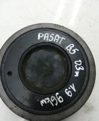 Volkswagen PASSAT B5.5 Crankshaft pulley 038105243