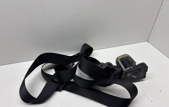 Ford Focus Front seatbelt