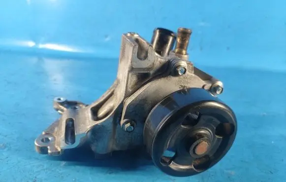 Nissan X-Trail T33 Water pump 210103RC2A