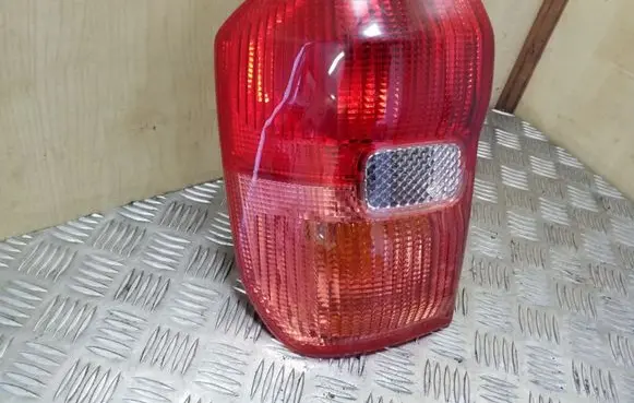 Toyota RAV 4 (XA20) Rear/tail lights