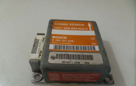 Audi A4 S4 B5 8D Airbag control unit/module 0285001038