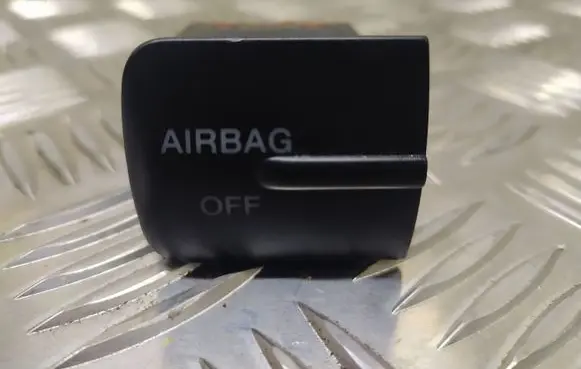 Passenger airbag on/off switch