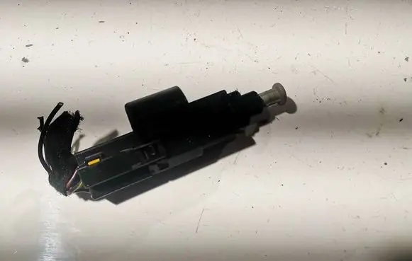 Opel Astra G Brake pedal sensor switch 09132299 09175172