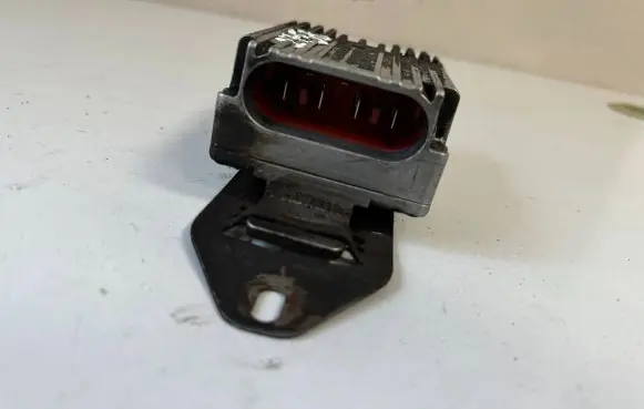 Coolant fan relay