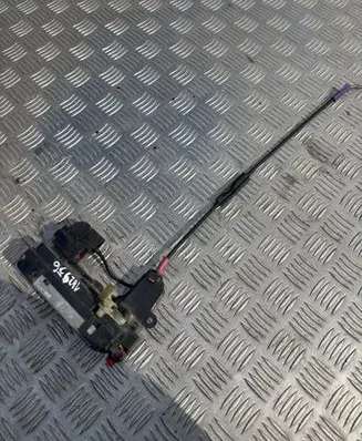 Opel Astra H Rear door lock 13210739