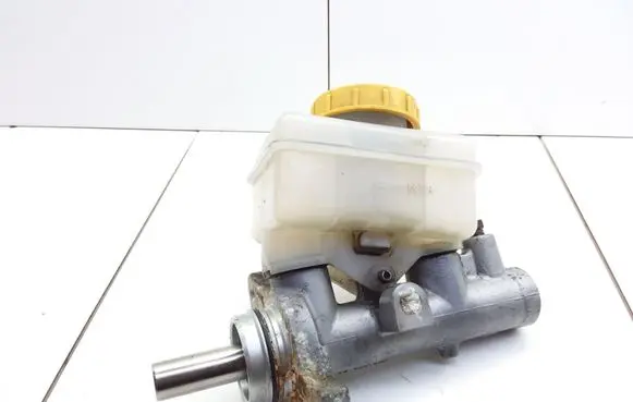 Subaru Legacy Master brake cylinder