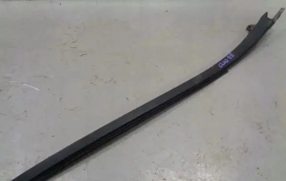 Renault Clio III Windshield/front glass wiper blade 