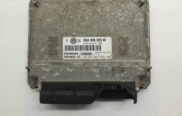 Volkswagen Golf IV Engine control unit/module 06A906033M 5WP4003702