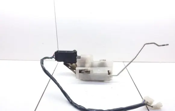 Mazda 323 F Front door lock 