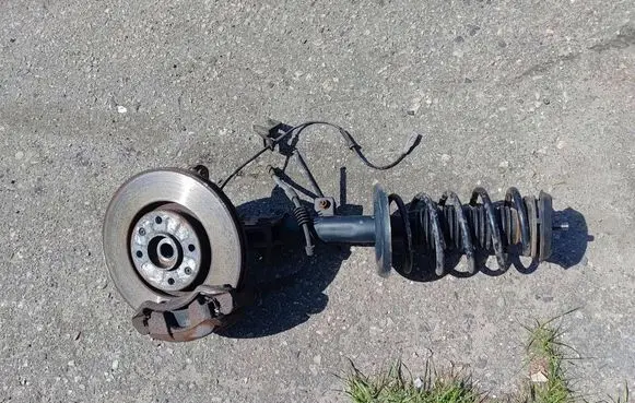 Peugeot 3008 I Front shock absorber with coil spring