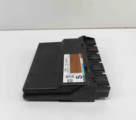 Ford Mondeo Mk III Central body control module 5WK48751F 5WK48751