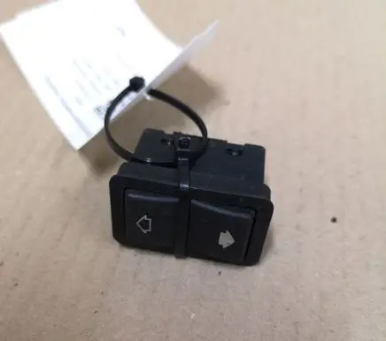 BMW 5 E39 Electric window control switch 8368974