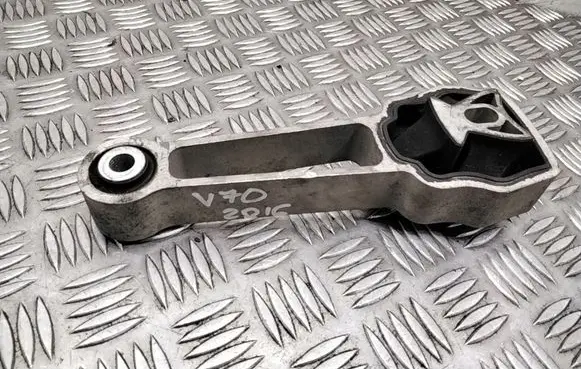 Volvo V70 Engine mount bracket 31430441