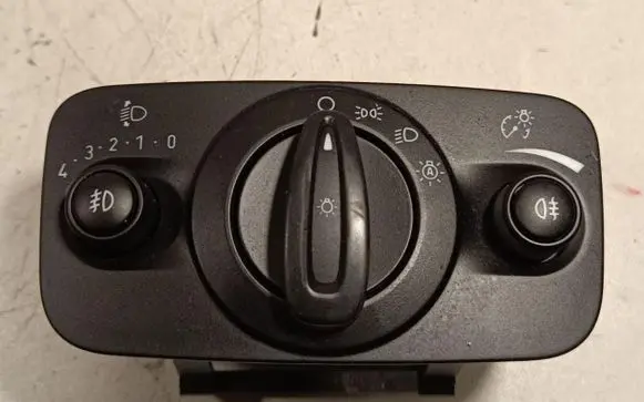 Ford Kuga II Light switch 140926B AV6T13A024CC