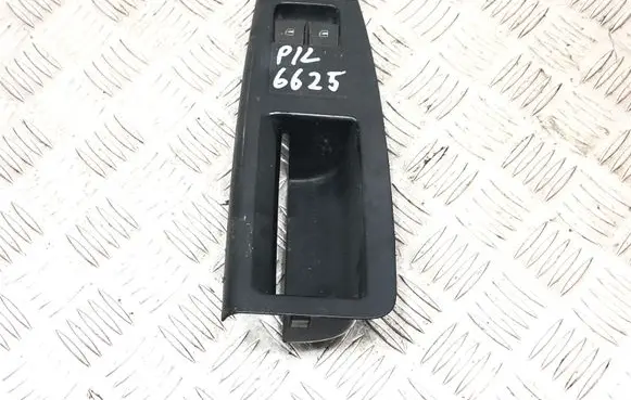 Volkswagen Polo IV 9N3 Electric window control switch 6Q2867172E BG1 PBTGF20