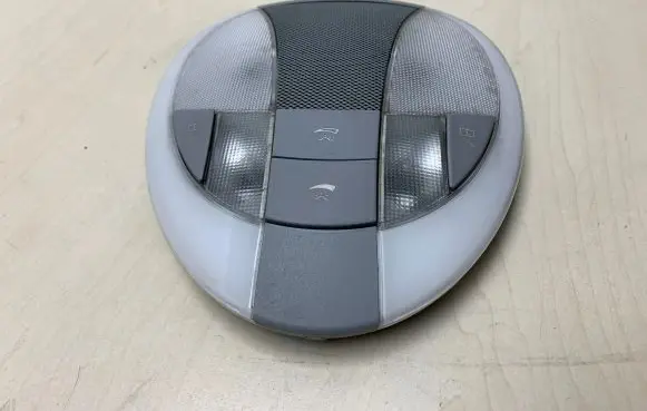 Mercedes-Benz CLS C219 Front seat light A2118206601 2JM00825715 0009977013
