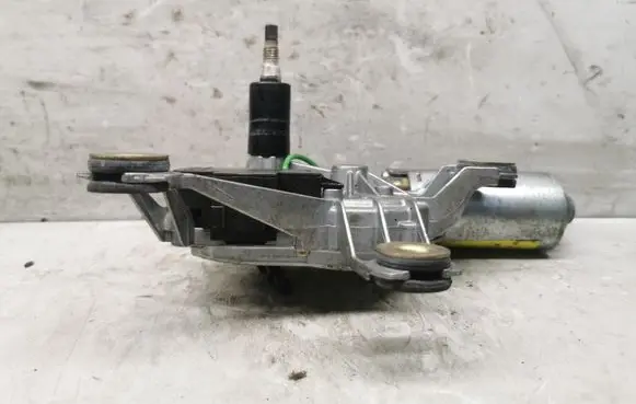 Volkswagen Golf IV Rear window wiper mechanism 