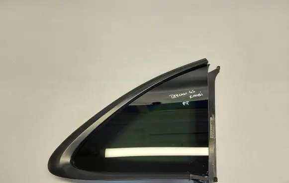 Porsche Taycan 9J1 Rear side window PORTAY