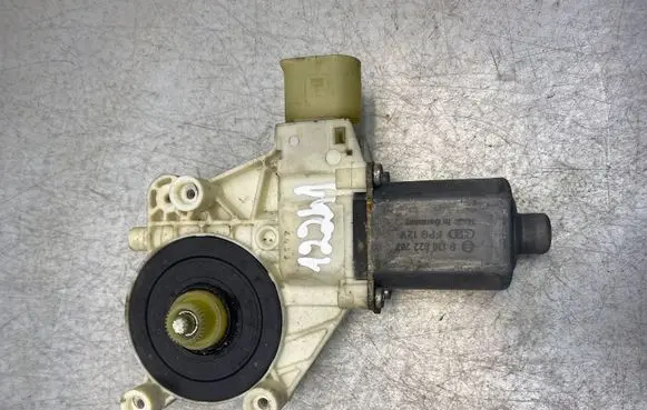 Ford Mondeo MK IV Rear door window regulator motor 6M2114A389B 0130822287