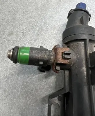 Volkswagen Polo Fuel main line pipe ---