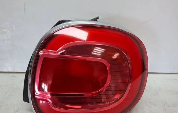 Fiat 500L Rear/tail lights S27647262 51883571