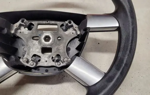 Ford Focus C-MAX Steering wheel