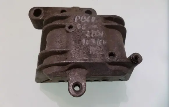 Volkswagen PASSAT B6 Engine mount bracket 1K0199262P 3618372