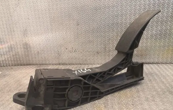 Mercedes-Benz GL X164 Accelerator throttle pedal