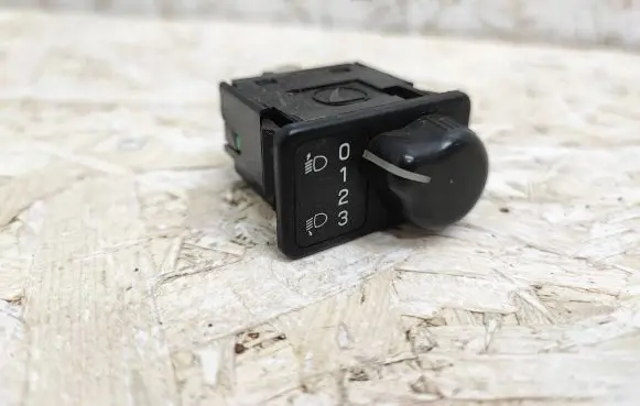 Subaru Forester SF Headlight level height control switch