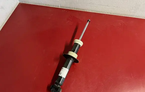 Rear shock absorber/damper