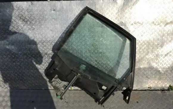 Audi A6 S6 C4 4A Rear door window/glass frame 
