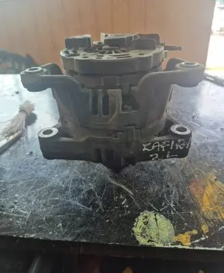 Opel Zafira A Generator/alternator 0124415005 90561168