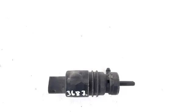 Mercedes-Benz CLS C219 Windscreen/windshield washer pump A2108690821