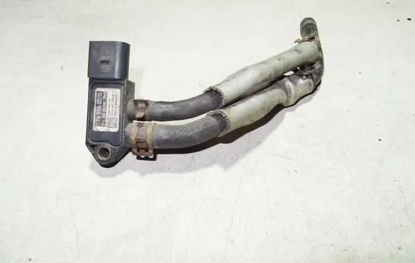 Volkswagen PASSAT CC Exhaust gas pressure sensor 076906051B