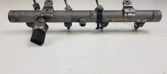 Audi A8 S8 D3 4E Fuel main line pipe 057130089G