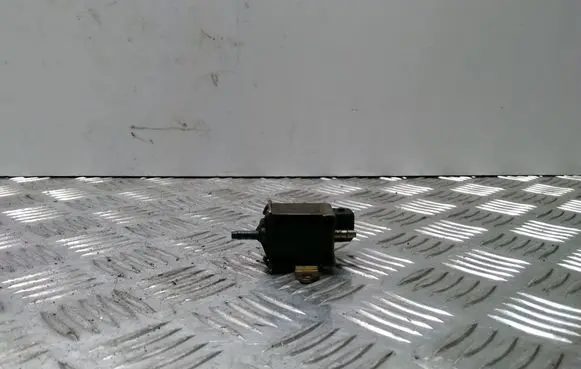 Volkswagen PASSAT B5 Vacuum valve 026906283H