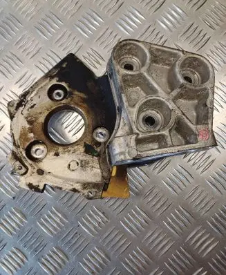 Suzuki Grand Vitara II Engine mounting bracket 8200518094