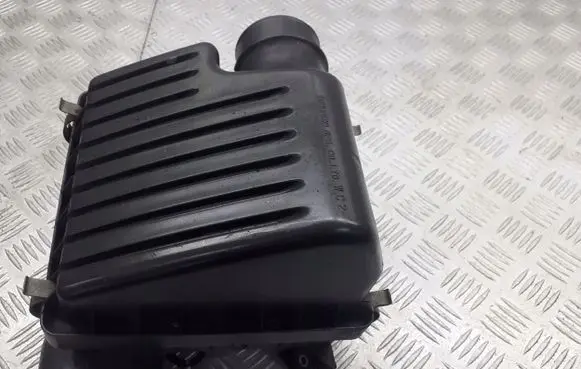 Honda HR-V Air filter box
