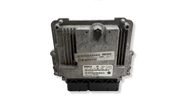 Jeep Grand Cherokee Engine control unit/module P05150767AC 9064840 0281030158
