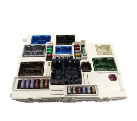 Opel Astra L Fuse box set 9857038280